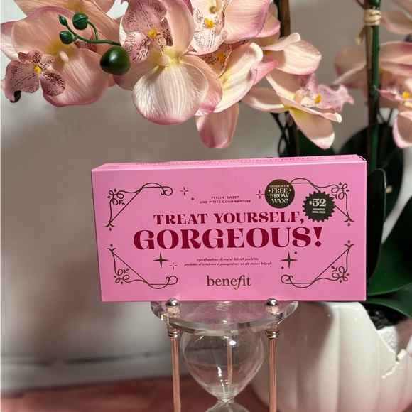 Benefit Other - Benefit Limited Edition-Treat Yourself, Gorgeous! Eyeshadow palette and Blush X3